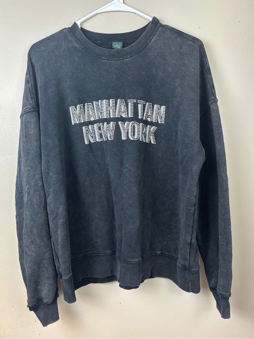 wild fable Black Crewneck Sweatshirt with Manhattan New York Text